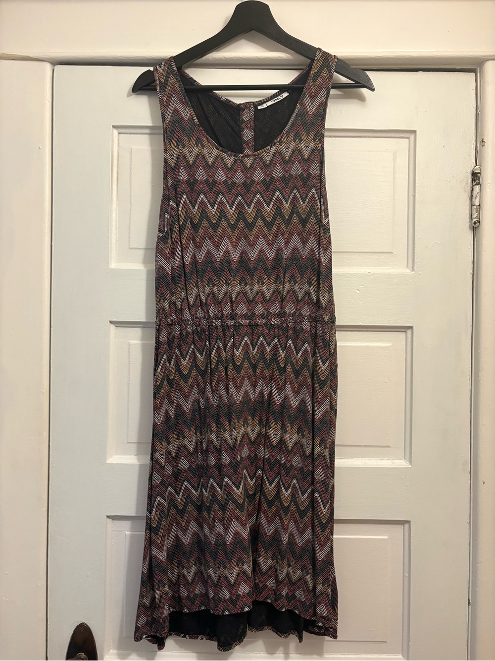 Only Chevron Midi Dress in Burgundy, Black, Gold